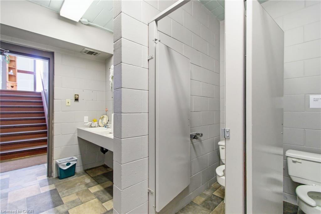 211 Birmingham Street W Property Photo 39