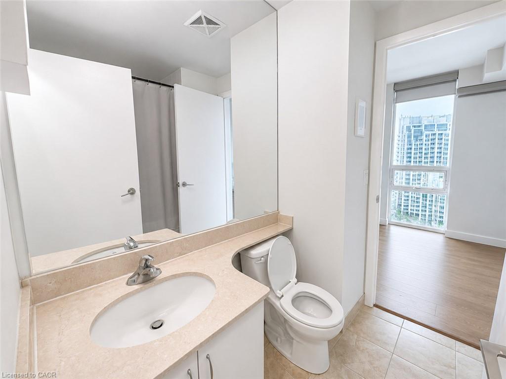 2411-215 Fort York Boulevard Property Photo 11