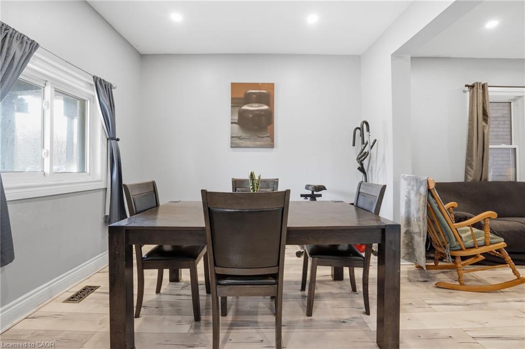 75 Niagara Street Property Photo 4