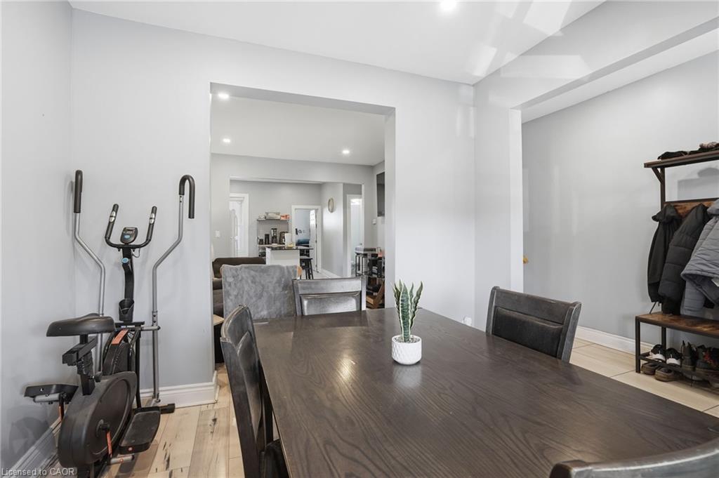 75 Niagara Street Property Photo 6