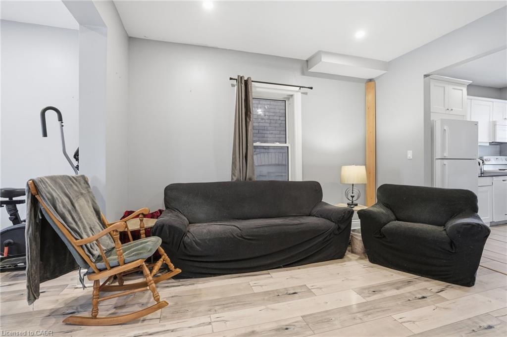 75 Niagara Street Property Photo 7