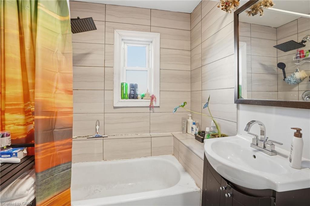 75 Niagara Street Property Photo 18
