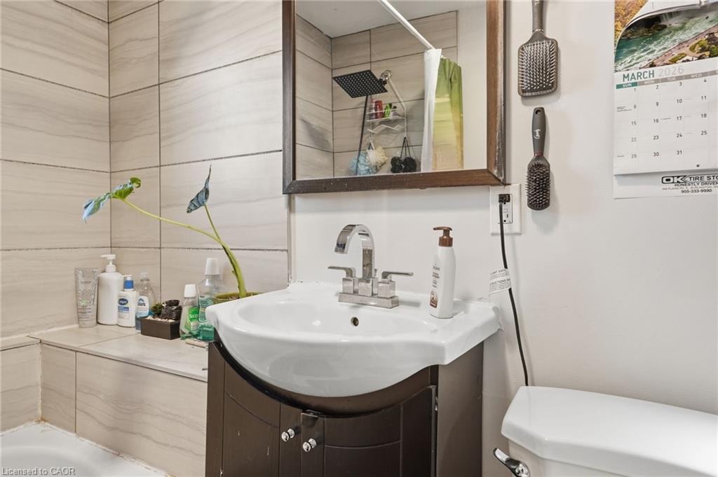 75 Niagara Street Property Photo 19