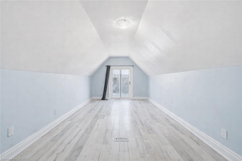 75 Niagara Street Property Photo 34