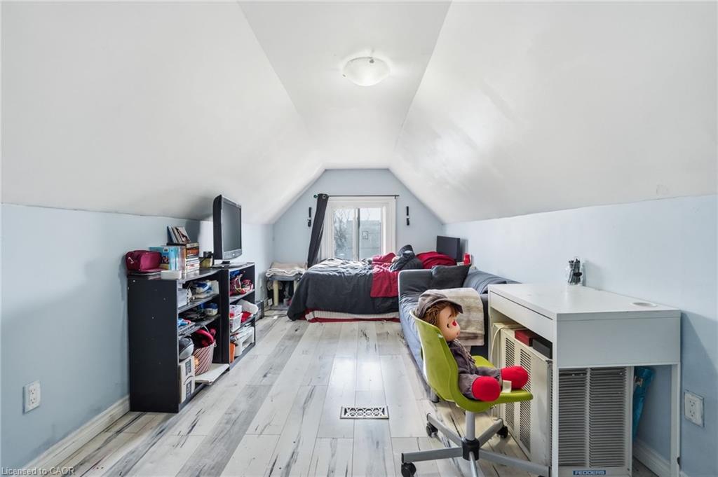 75 Niagara Street Property Photo 35