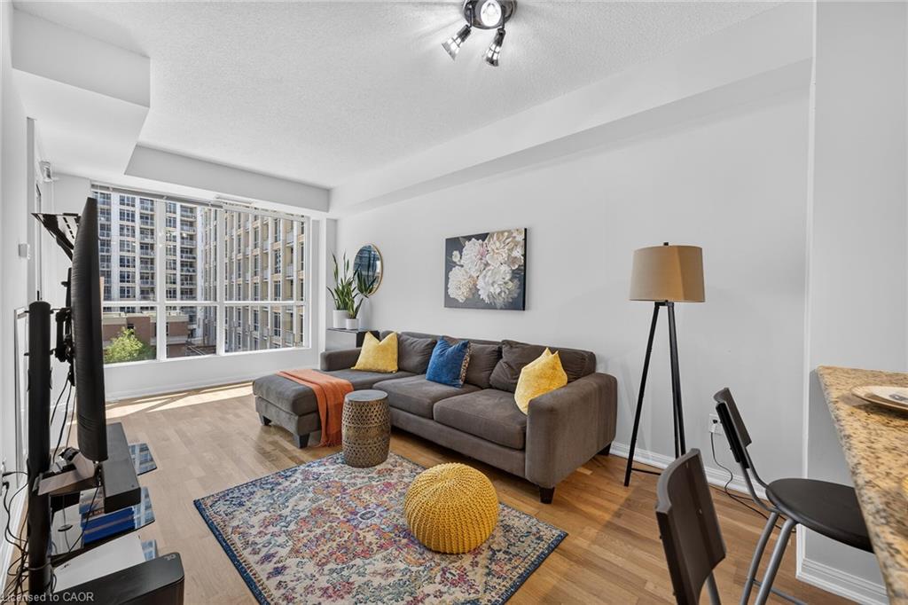 509-628 Fleet Street Property Photo 3
