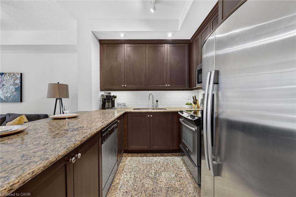 509-628 Fleet Street Property Photo 11