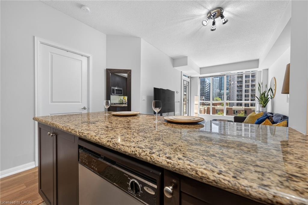 509-628 Fleet Street Property Photo 12