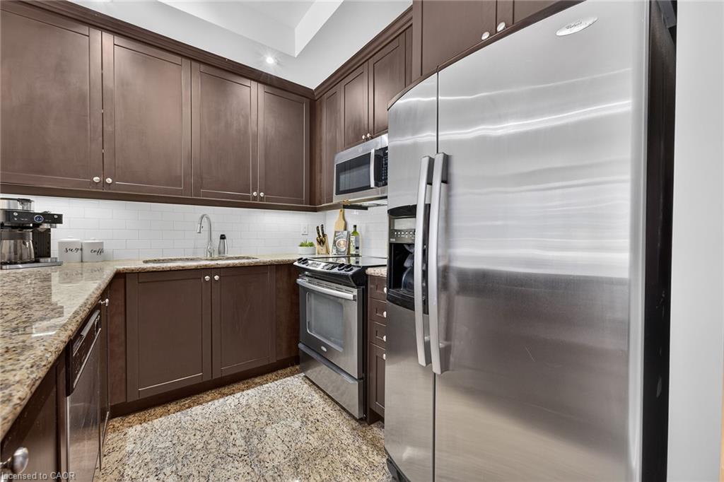 509-628 Fleet Street Property Photo 13