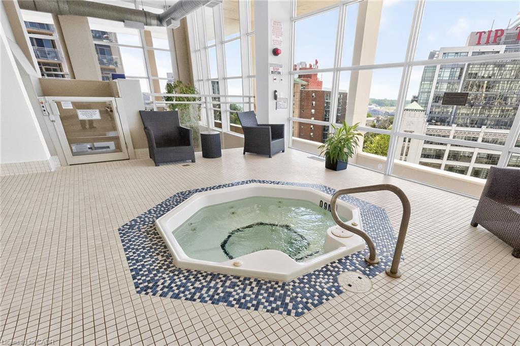 509-628 Fleet Street Property Photo 36