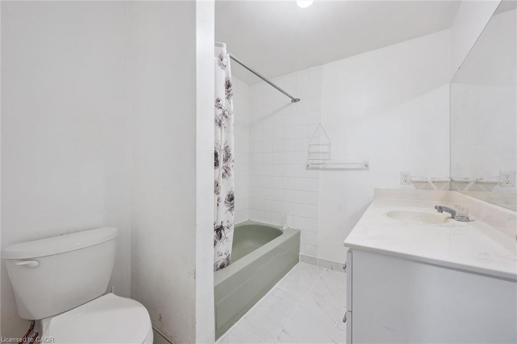 204 Westcourt Place Property Photo 29