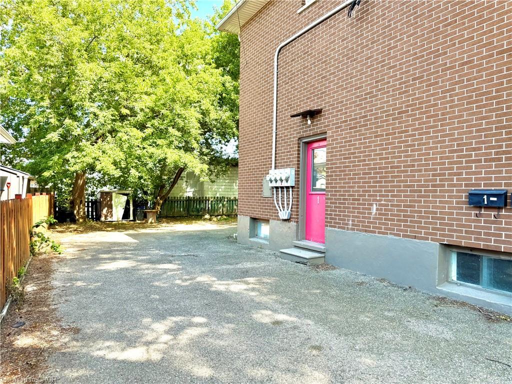 3-62 Bond Street Property Photo 2