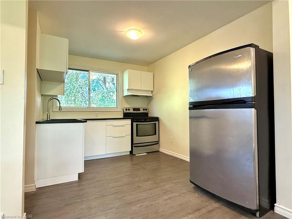 3-62 Bond Street Property Photo 6