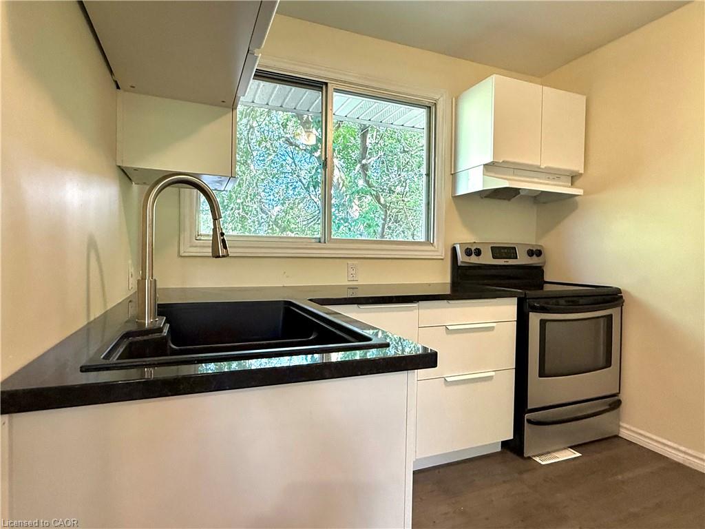 3-62 Bond Street Property Photo 7