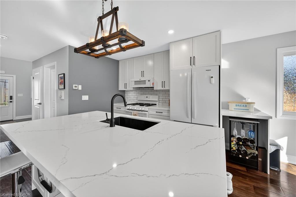 10 Amber Street Property Photo 5