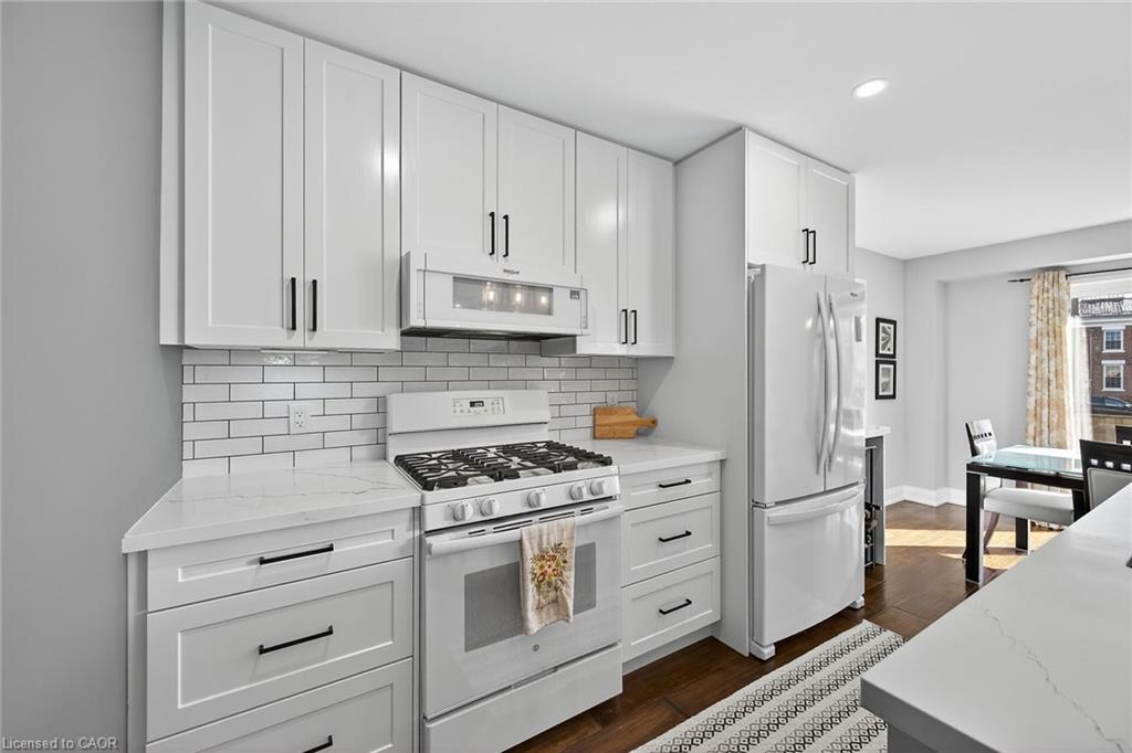 10 Amber Street Property Photo 6
