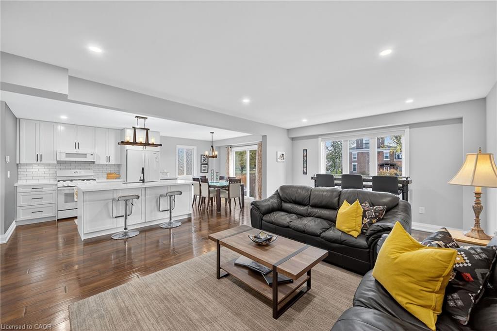 10 Amber Street Property Photo 12