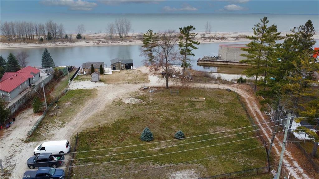 B-326 River Road E Property Photo 8