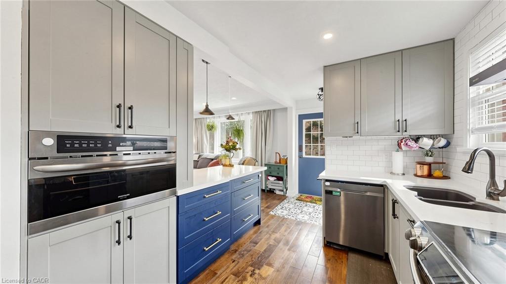 33 Neapolitan Drive Property Photo 15