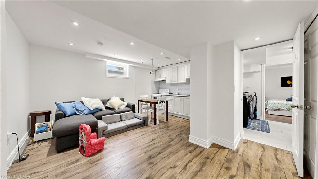 33 Neapolitan Drive Property Photo 31