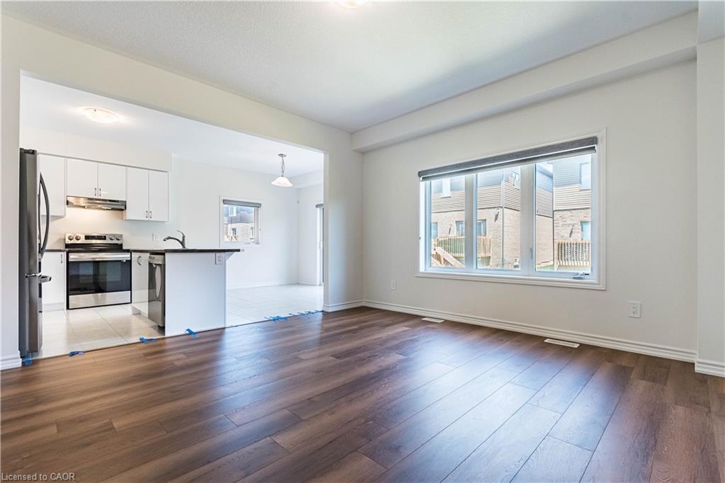 11 Brewis Street E Property Photo 7