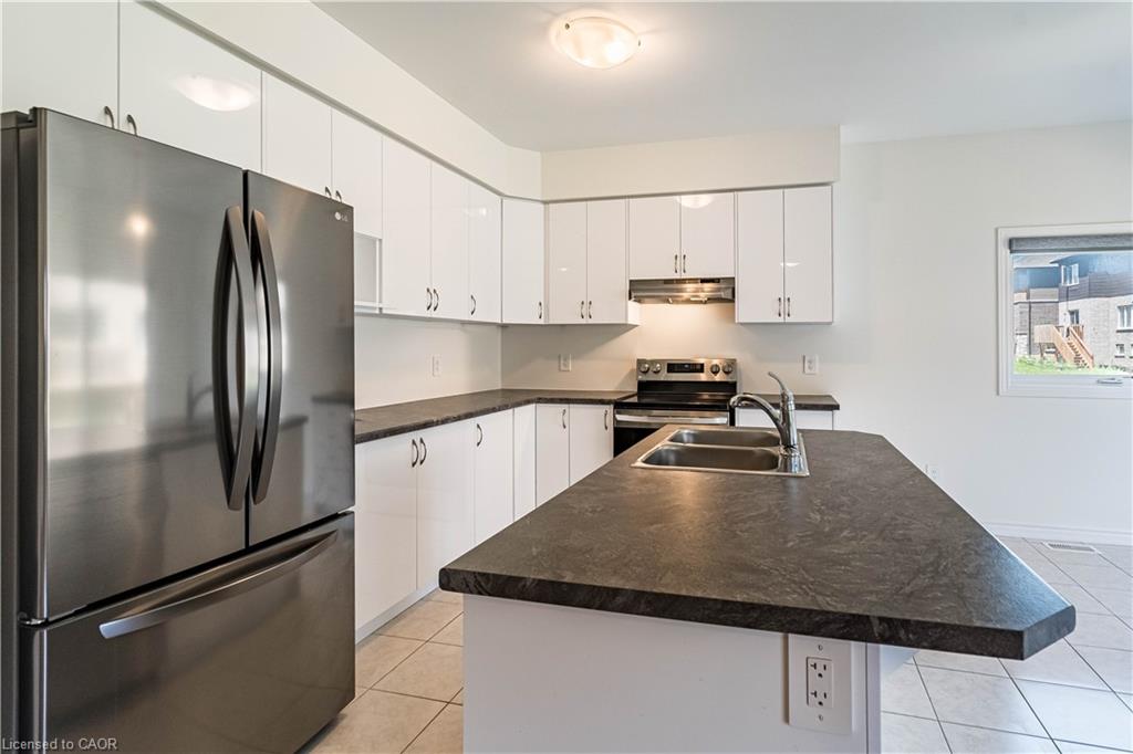 11 Brewis Street E Property Photo 9