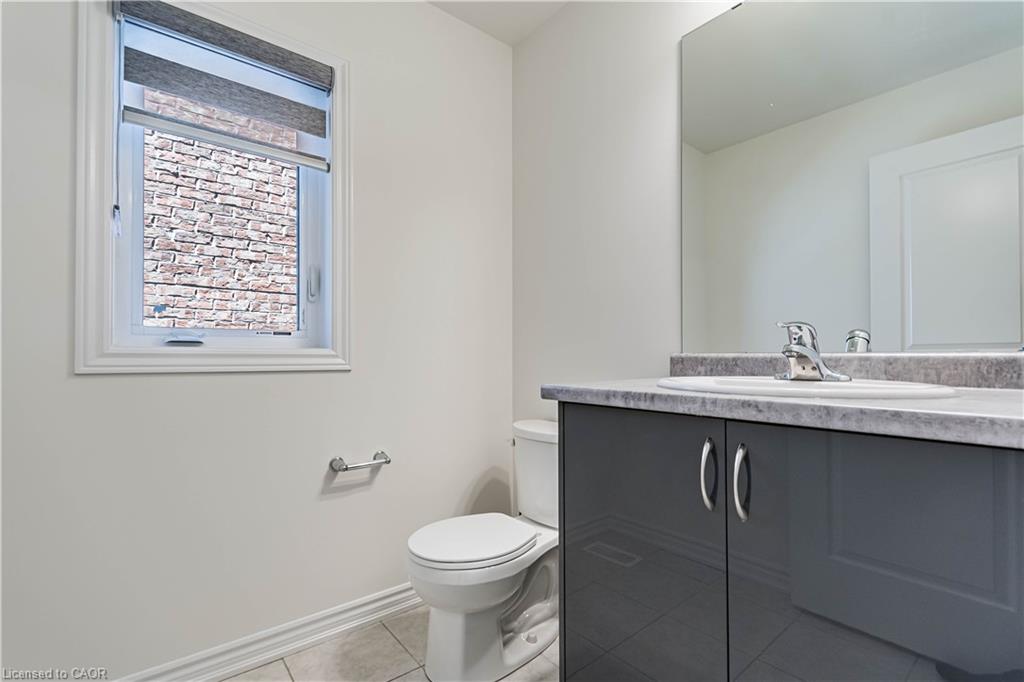 11 Brewis Street E Property Photo 13