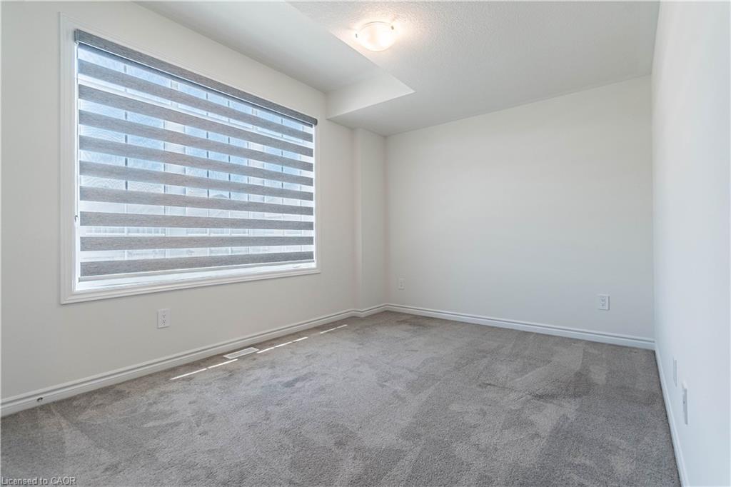 11 Brewis Street E Property Photo 24