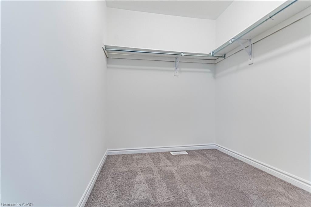 11 Brewis Street E Property Photo 26