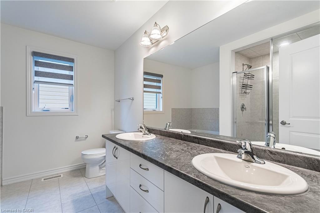 11 Brewis Street E Property Photo 29