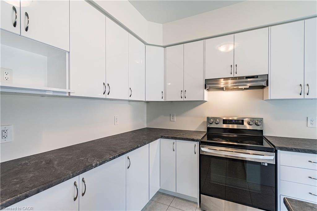 11 Brewis Street E Property Photo 33