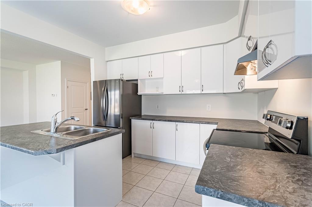 11 Brewis Street E Property Photo 34