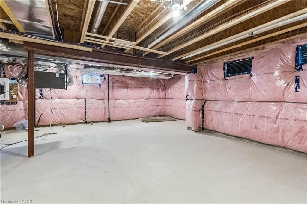 11 Brewis Street E Property Photo 37