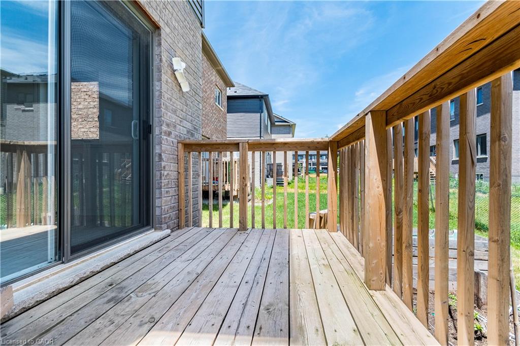 11 Brewis Street E Property Photo 38