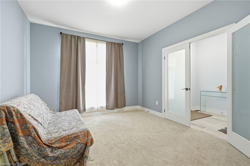 35 Butlers Drive N Property Photo 6