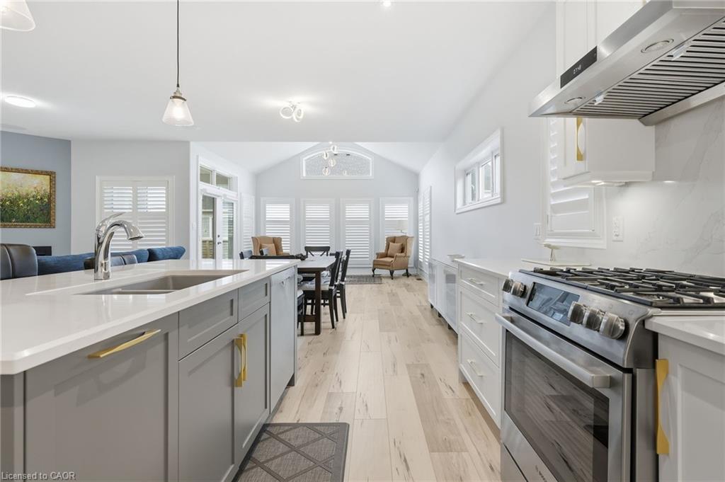 35 Butlers Drive N Property Photo 11