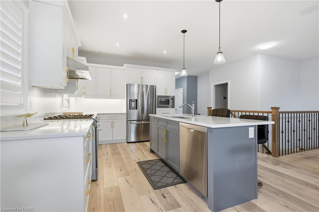 35 Butlers Drive N Property Photo 12