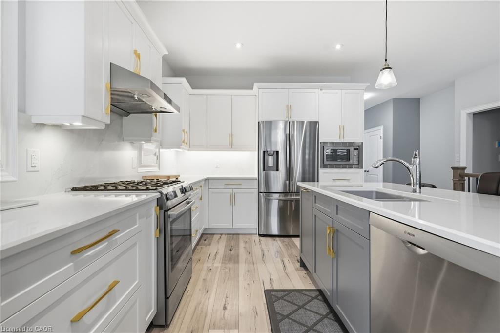 35 Butlers Drive N Property Photo 13