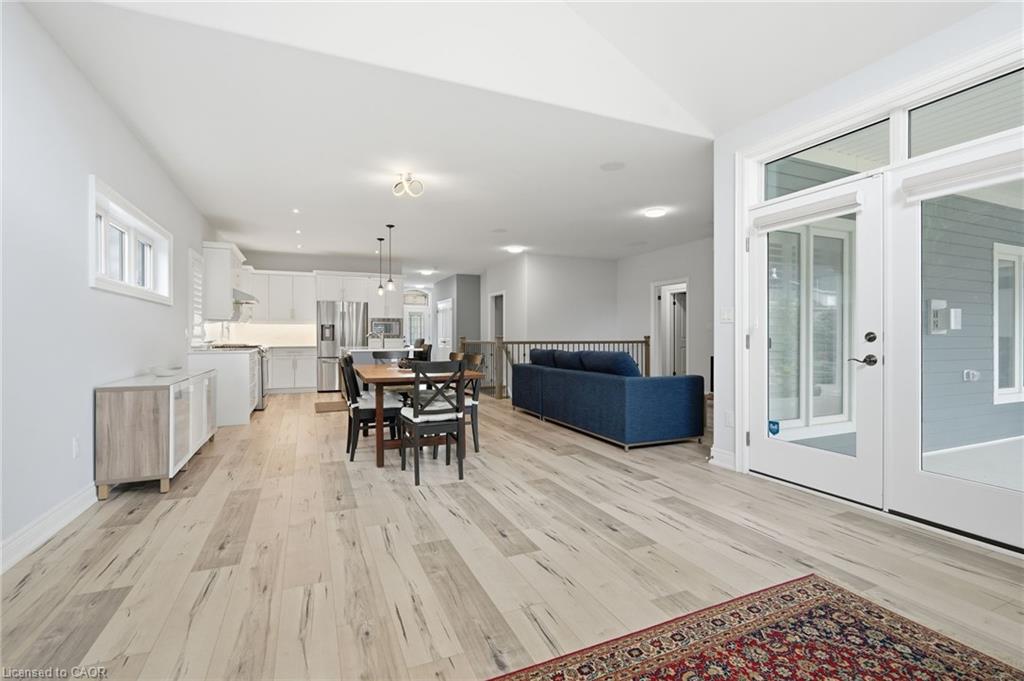 35 Butlers Drive N Property Photo 17