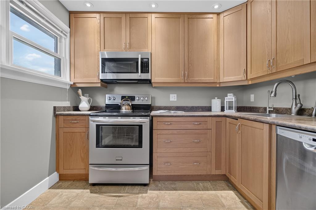 531 Philip Crescent Property Photo 21