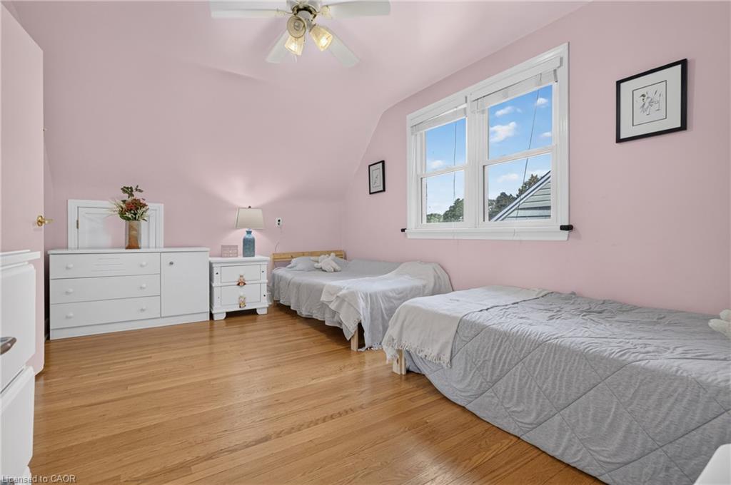531 Philip Crescent Property Photo 32