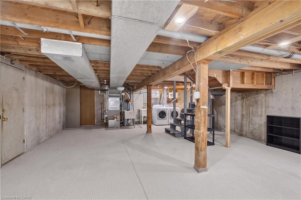 531 Philip Crescent Property Photo 37