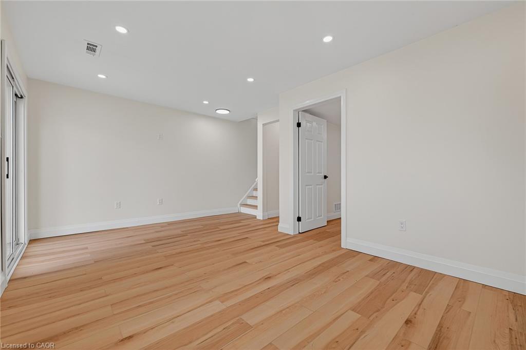 101 Anastasia Crescent Property Photo 16