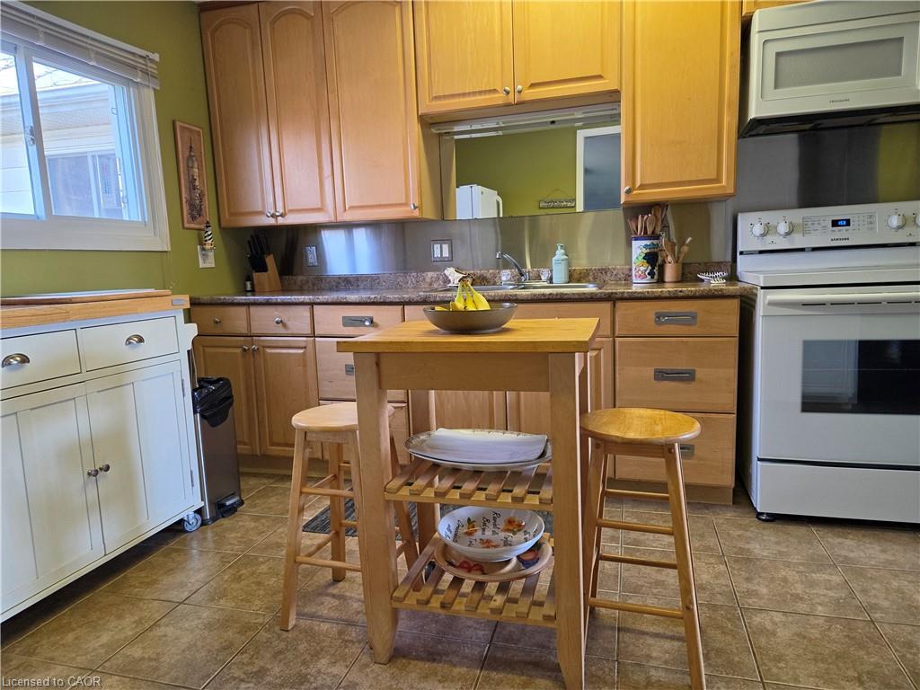 108 New Lakeshore Road Property Photo 9