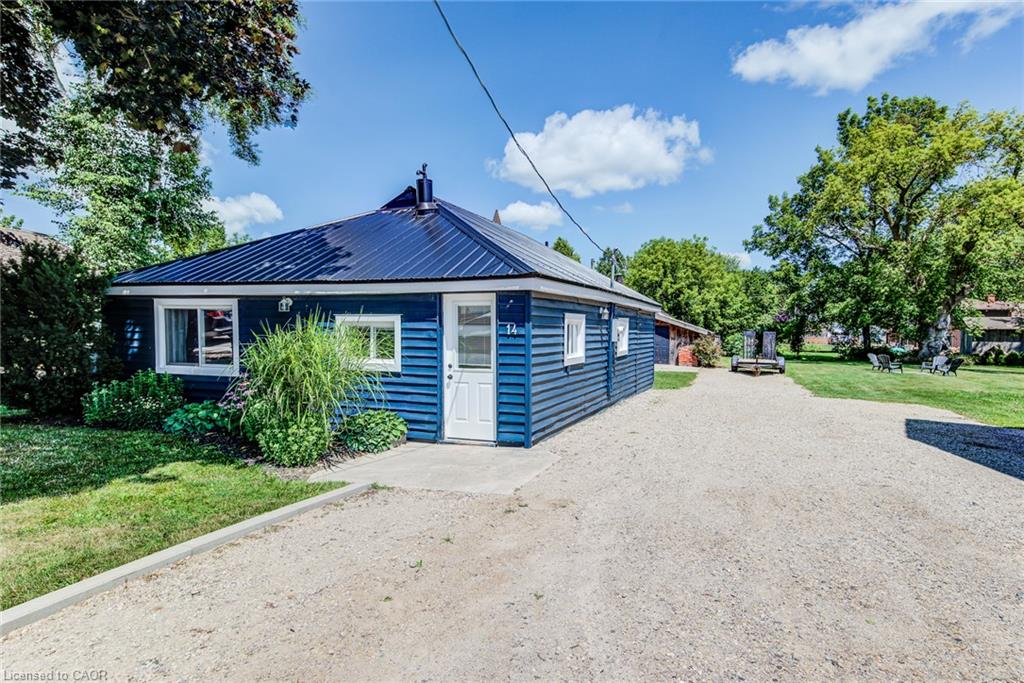 14 Maddison Street E Property Photo 1
