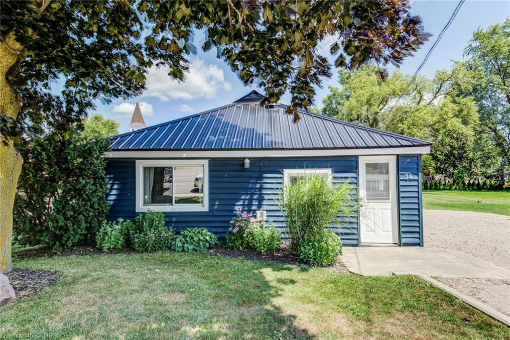 14 Maddison Street E Property Photo 3