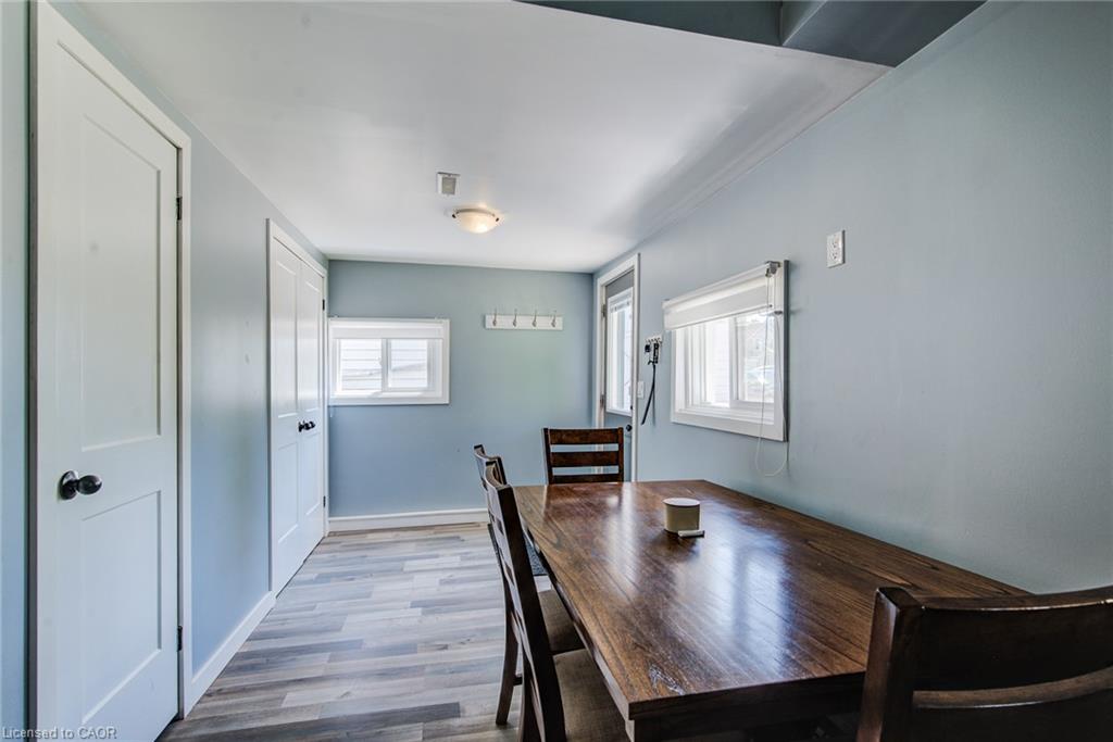 14 Maddison Street E Property Photo 7