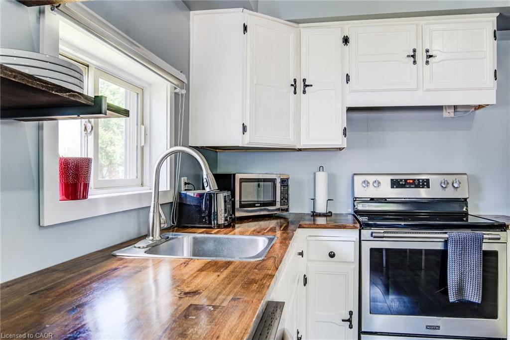 14 Maddison Street E Property Photo 14