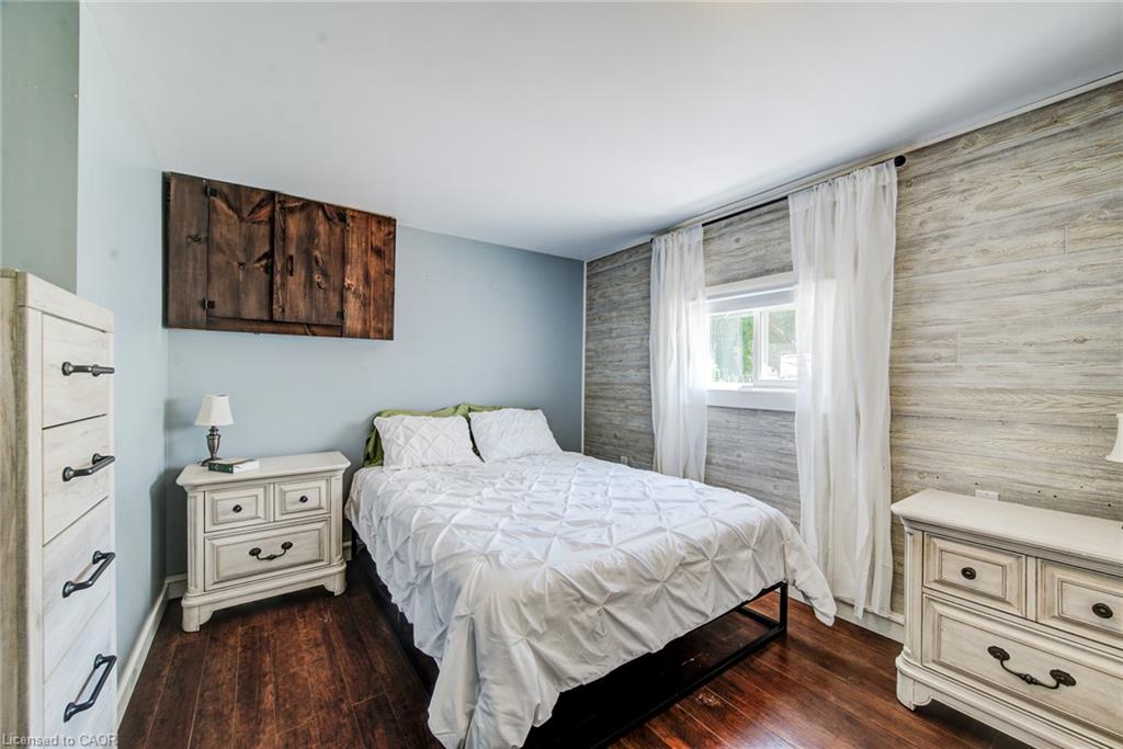 14 Maddison Street E Property Photo 17