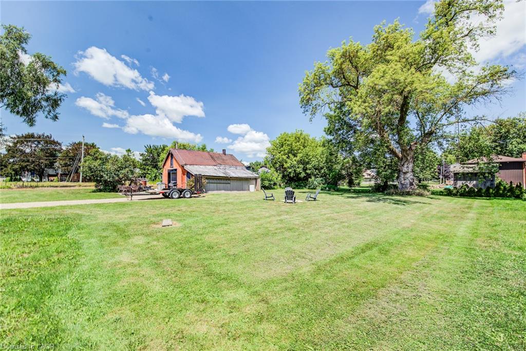 14 Maddison Street E Property Photo 25